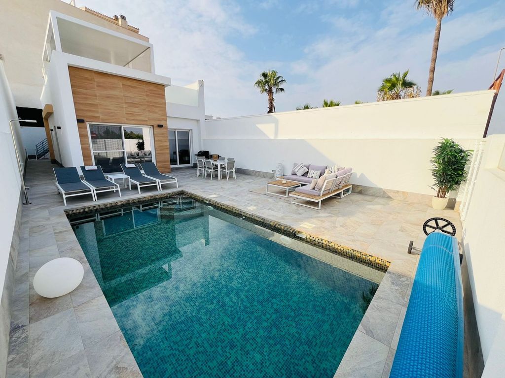 Property photo 1 of 22