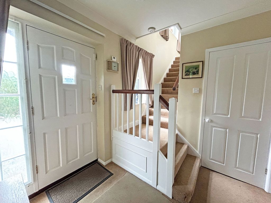 Property photo 2 of 30