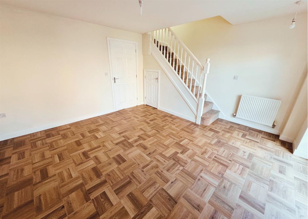 Property photo 3 of 17 11.Png