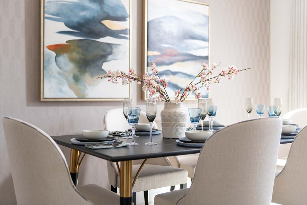 Property photo 3 of 18 Dining Area