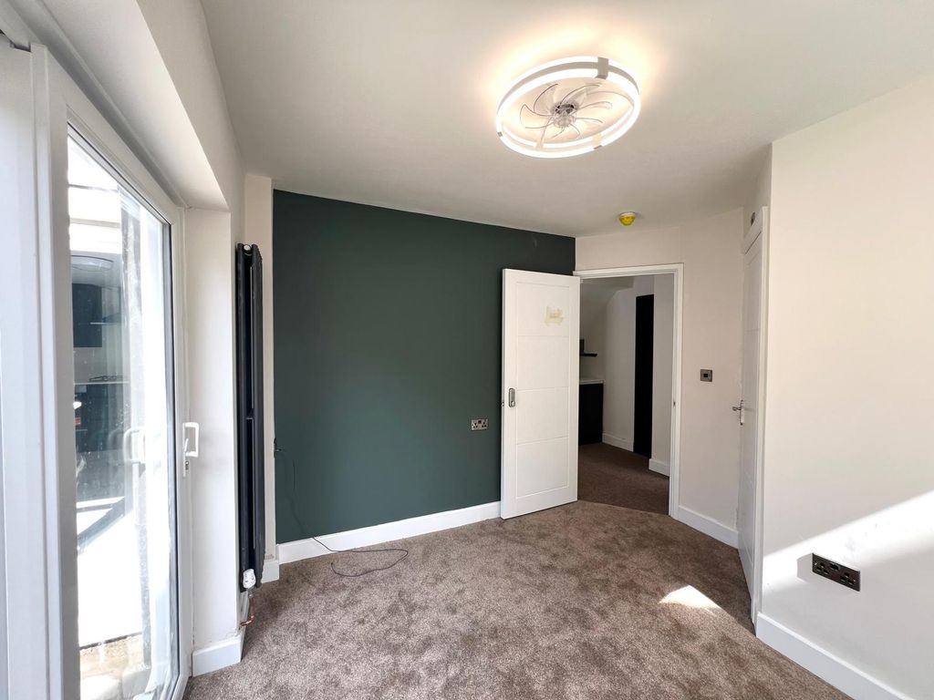 Additional image 12 of 6 bed semi-detached house to rentGladstone Road, Folkestone CT19