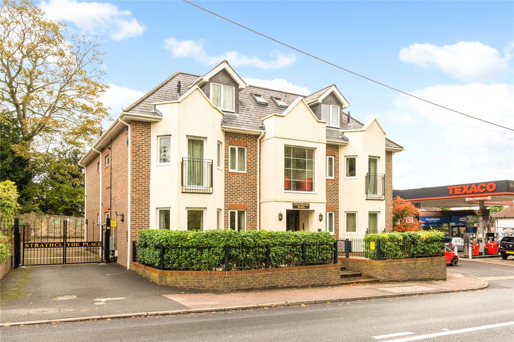 Property photo 2 of 17 Front External