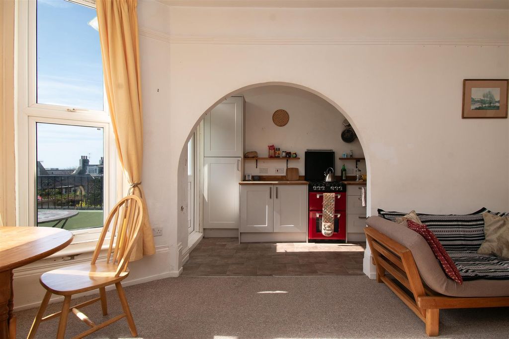 Property photo 3 of 14 Living Space