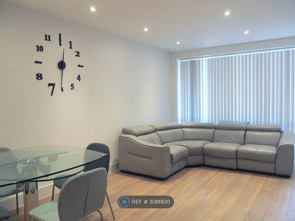 Property photo 3 of 19 Living/Dining