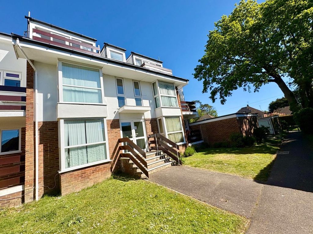 Property photo 2 of 21