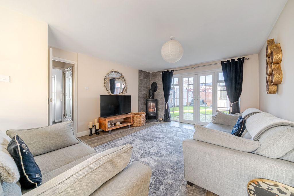 Property photo 2 of 16 Picture No. 26