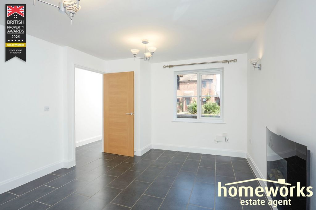 Property photo 3 of 12