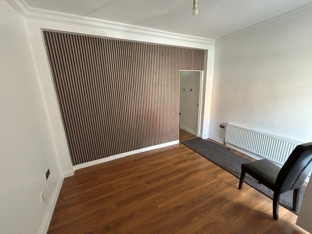 Property photo 3 of 12 Lounge 1