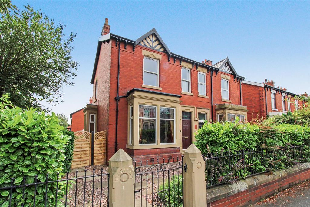 4 bed semi-detached house to rentWatling Street Road, Fulwood, Preston PR2
