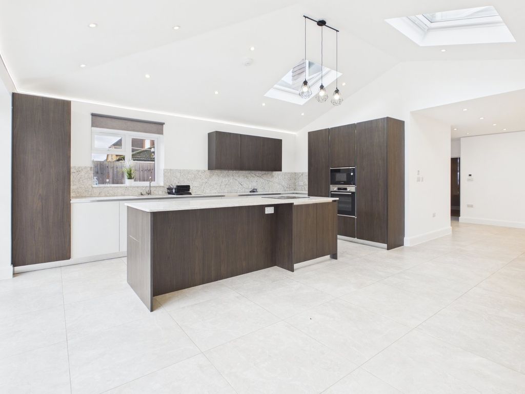 Property photo 2 of 25 Picture No. 19