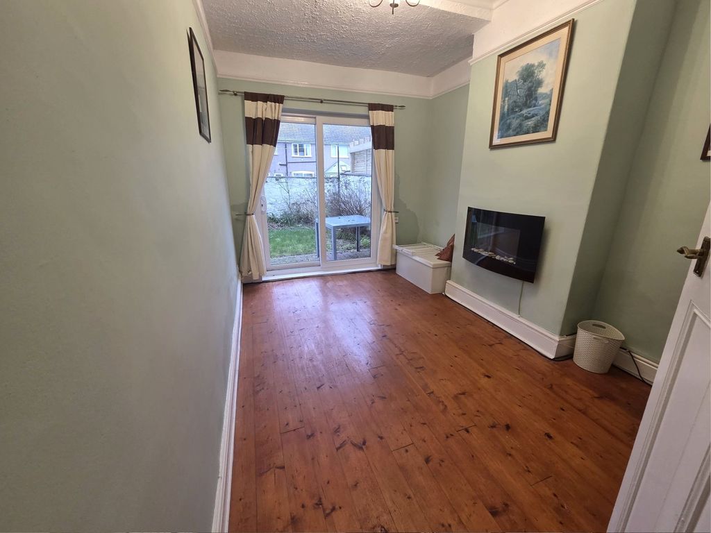 Property photo 2 of 20 Dining Room