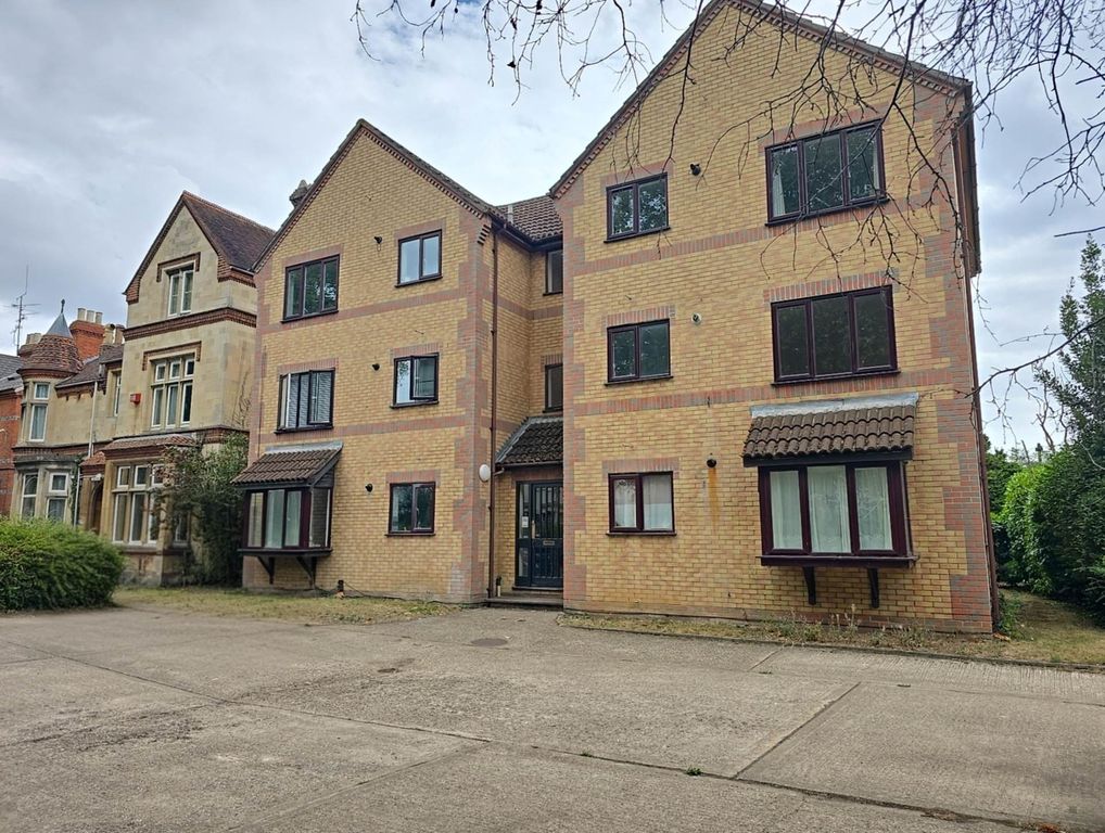 Property photo 1 of 8