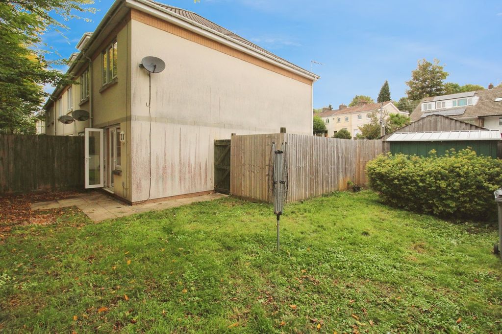 Property photo 3 of 10 Garden