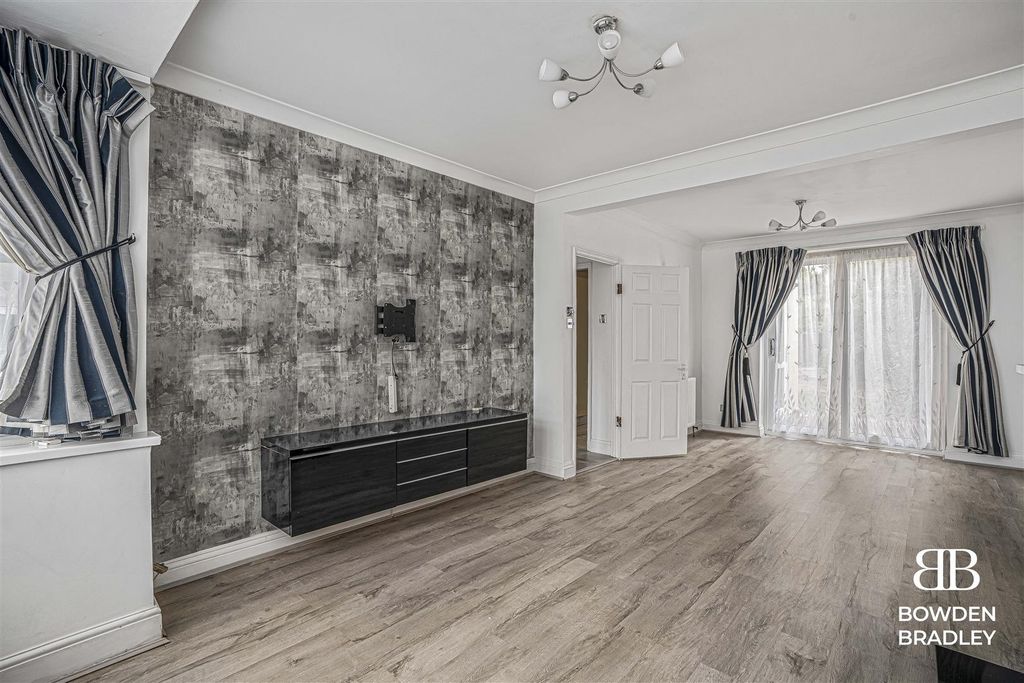 Property photo 2 of 15 A7_09514-Hdr.Jpg
