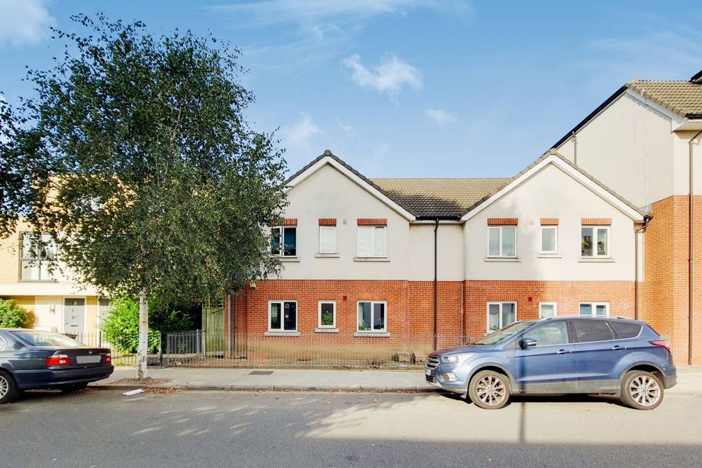 Property photo 2 of 12