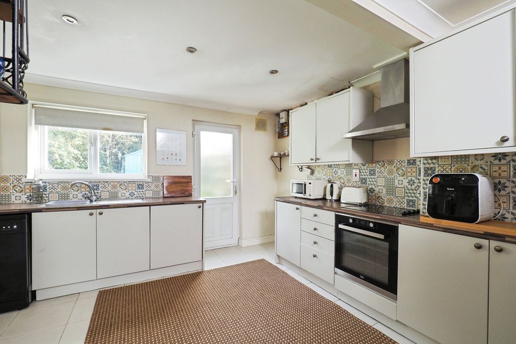 Property photo 3 of 17 Photo