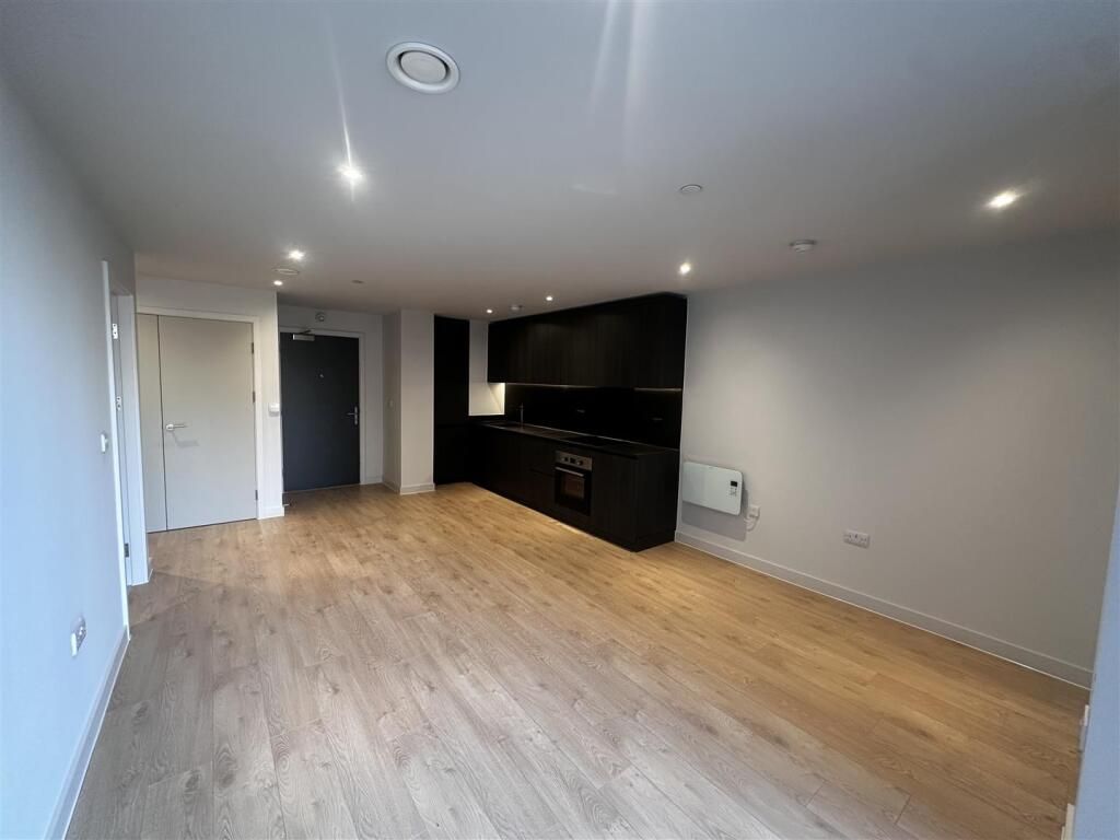 Property photo 1 of 3 1 Bed Flat To Rent Hevingham View, London Se26