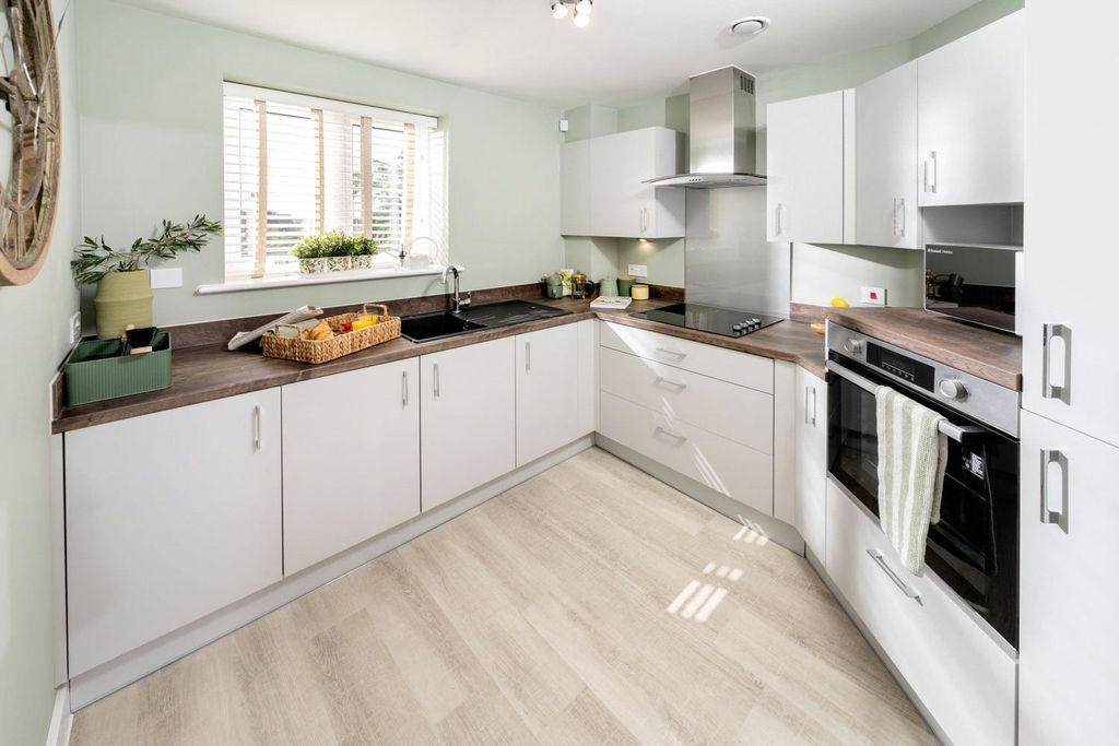 Property photo 2 of 17 Kitchen