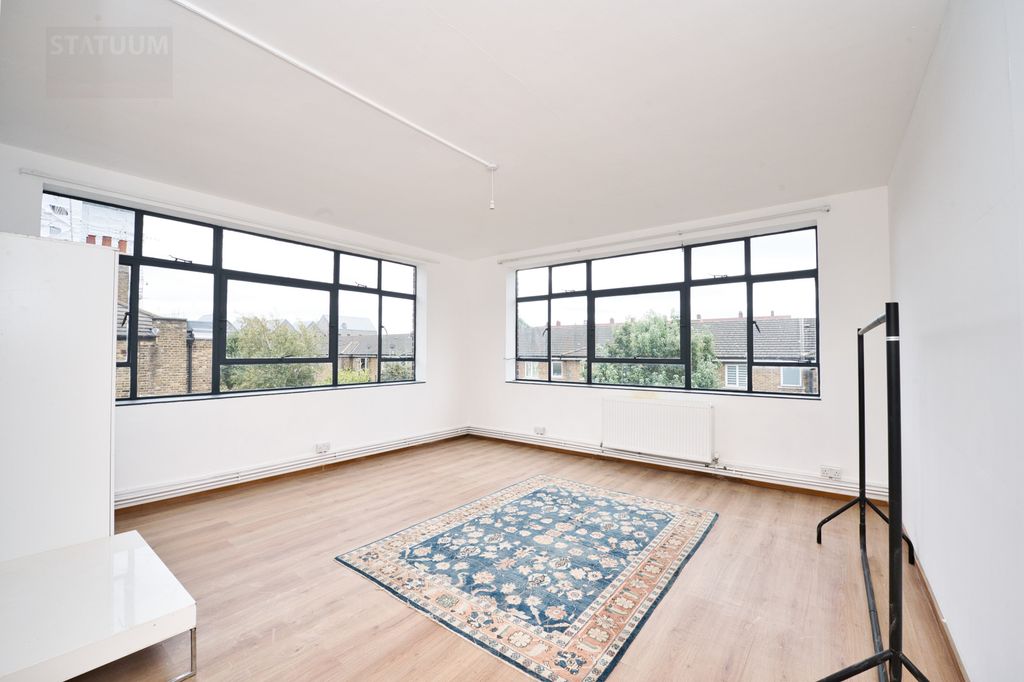 Property photo 1 of 25