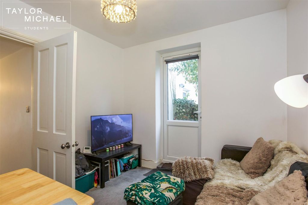 Property photo 3 of 12 Living Room