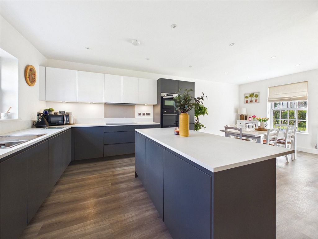 Property photo 3 of 29 Picture No. 03