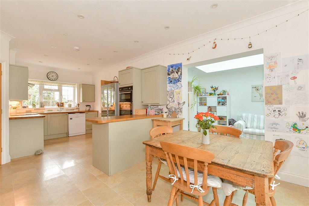 Property photo 2 of 17 Kitchen