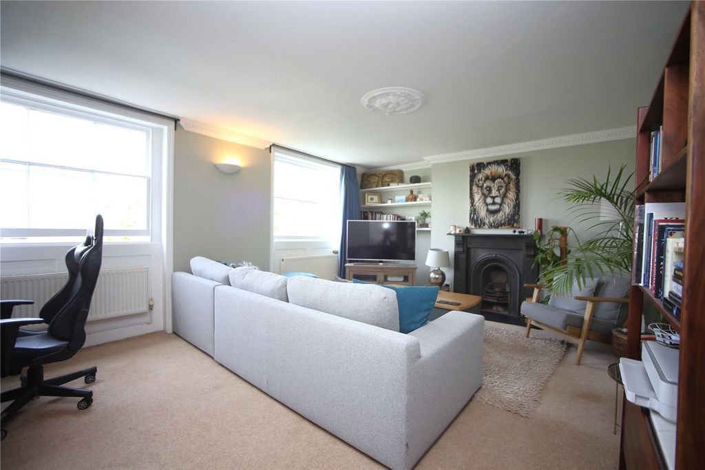 Property photo 3 of 9 Picture No. 23