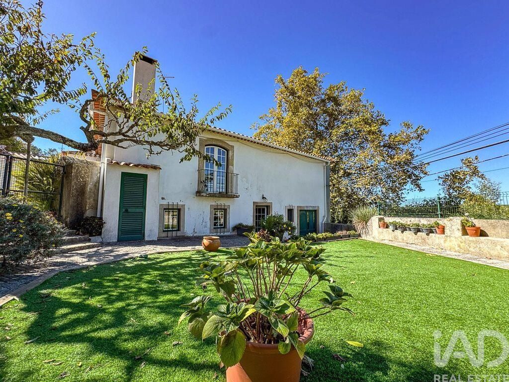 Property photo 1 of 40