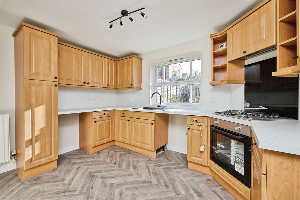 Property photo 2 of 17