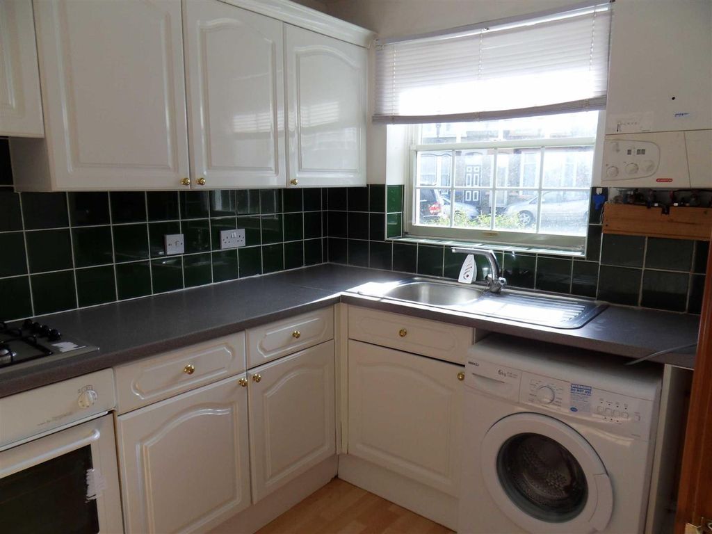 Property photo 2 of 14