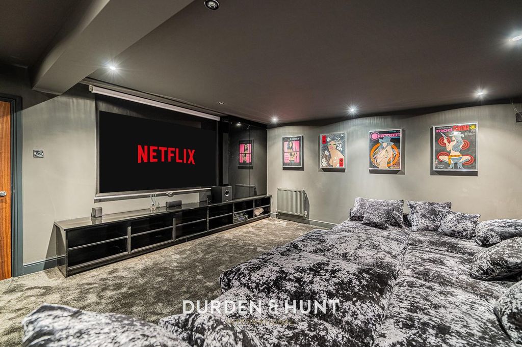 Property photo 2 of 42 Manor-33.2.Jpg