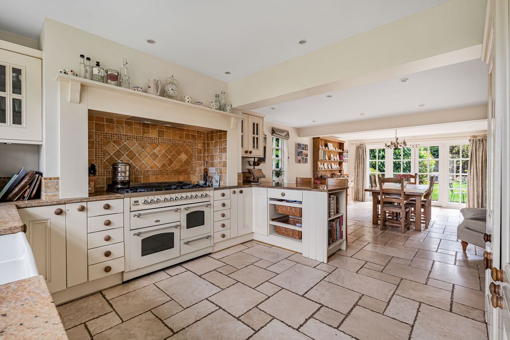 Property photo 3 of 42 2567103