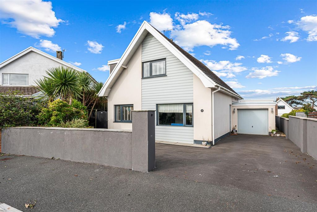 Property photo 1 of 25 External