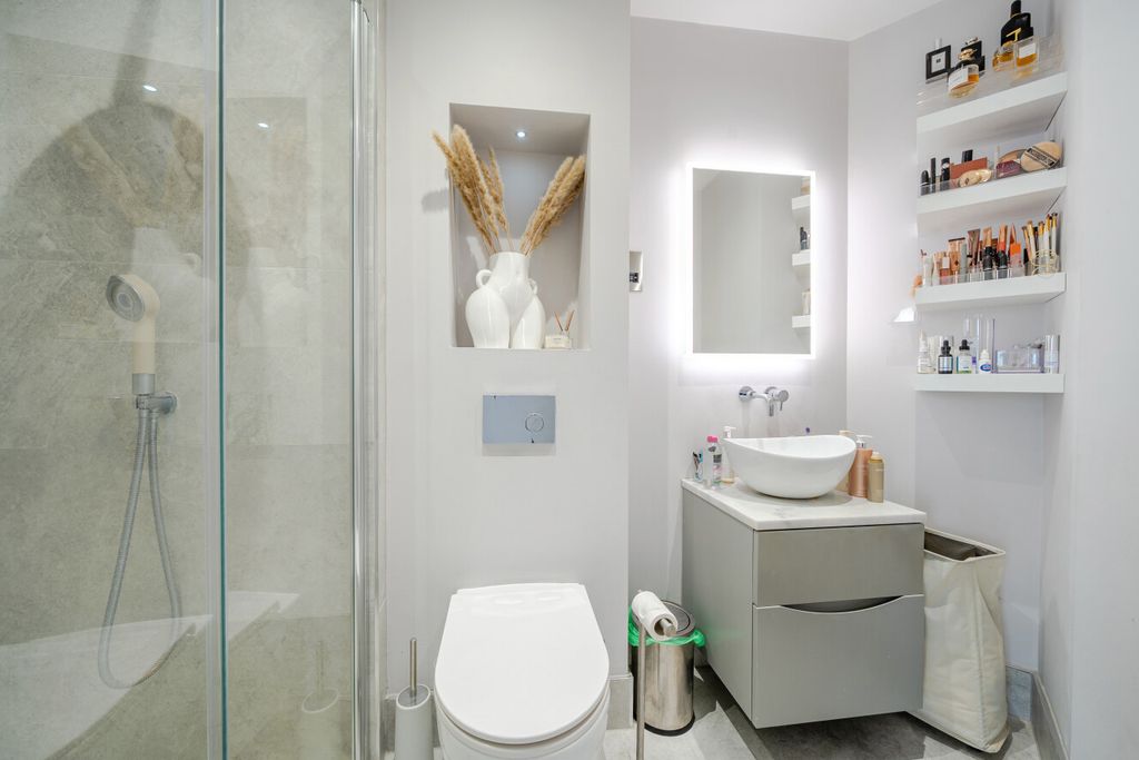 Additional image 11 of 2 bed flat for saleAlbemarle Road, Beckenham BR3