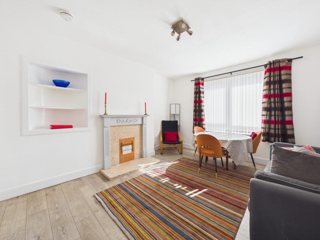 Property photo 3 of 24