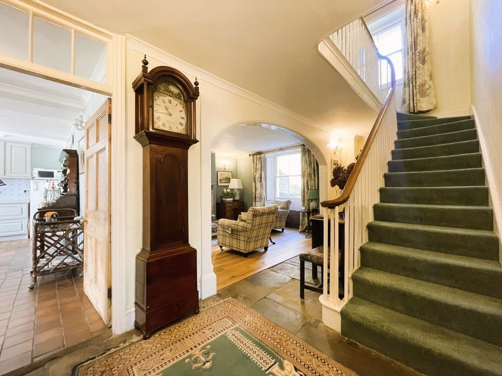 Property photo 3 of 24 Entrance Hall