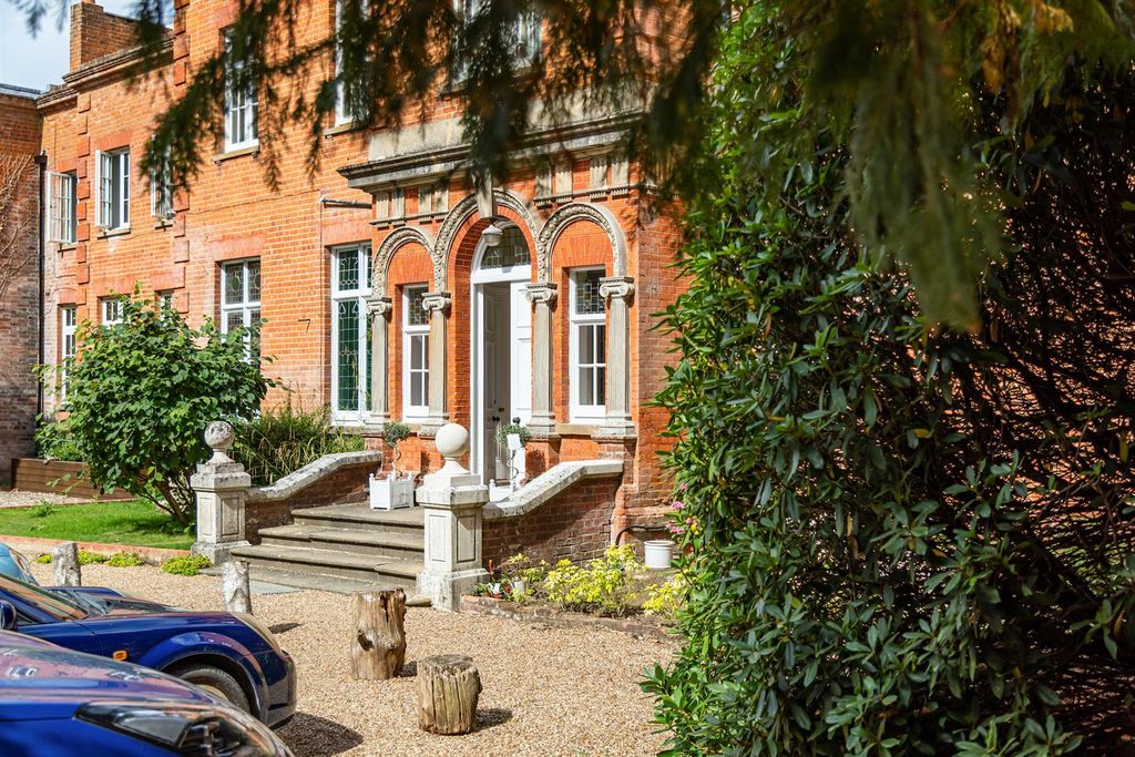 Property photo 1 of 34 Lavershot 4.Jpg