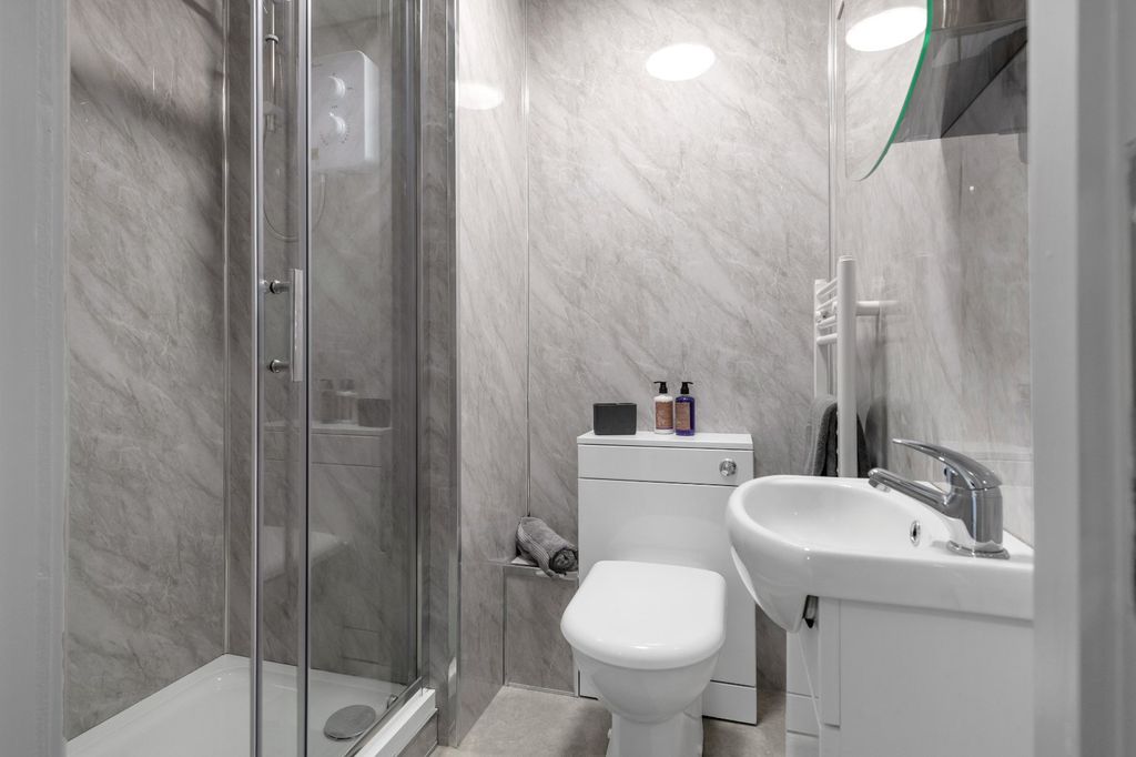 Property photo 3 of 30 Picture No. 09