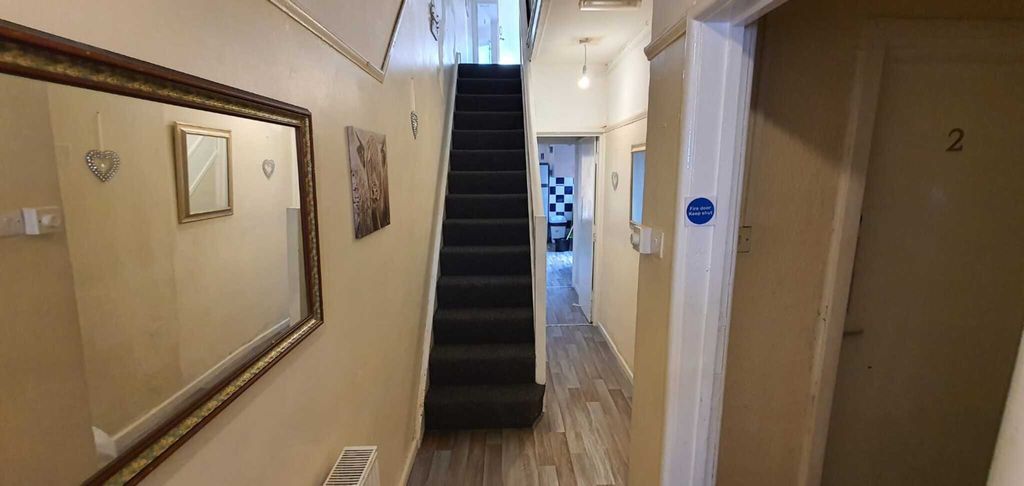 Property photo 3 of 4