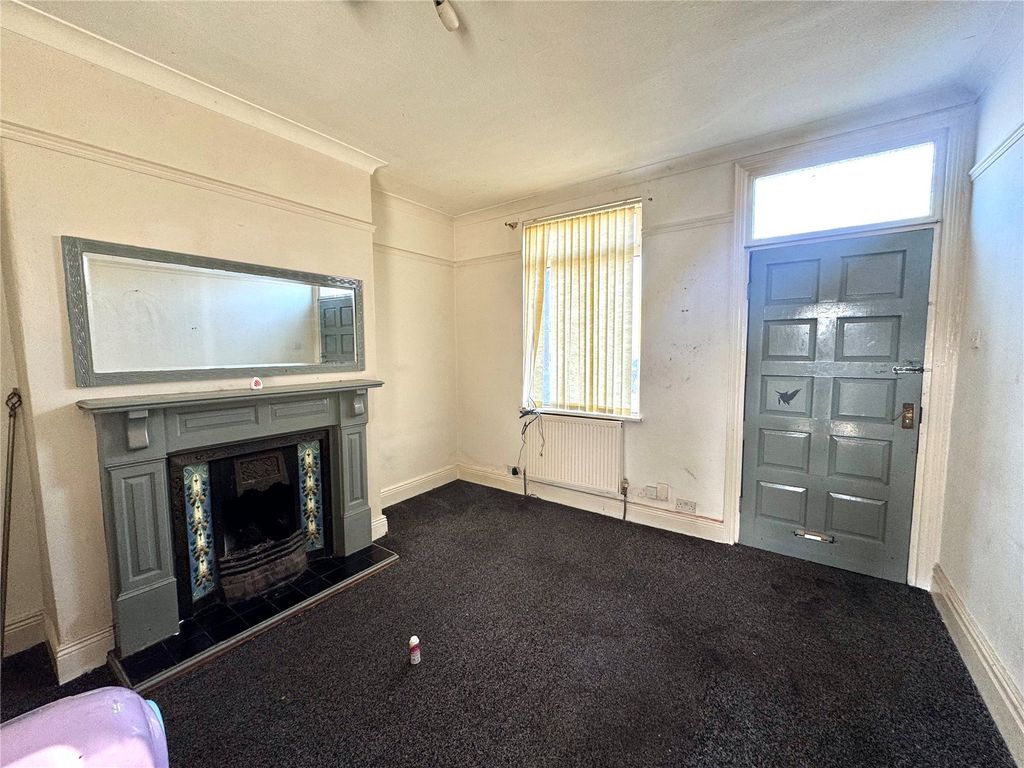 Property photo 2 of 6 Lounge