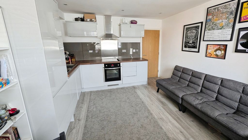 Property photo 1 of 7 8608A2dc-29448
