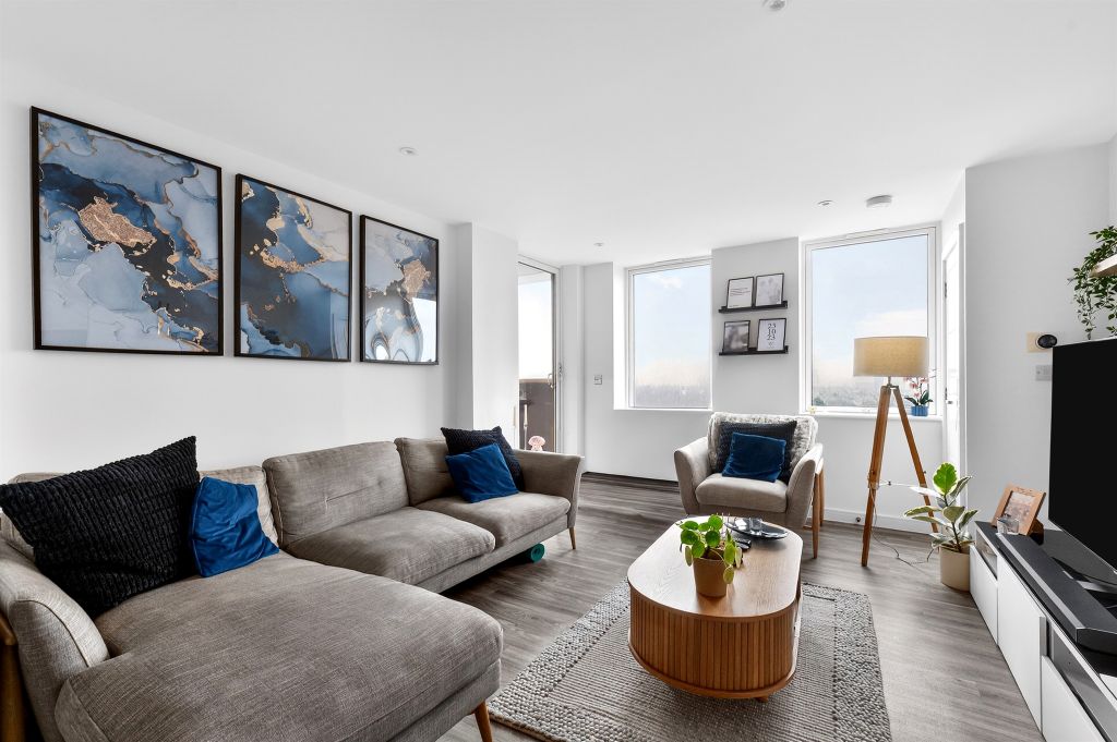 Property photo 1 of 18