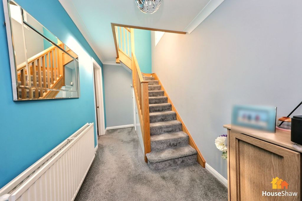 Property photo 3 of 24