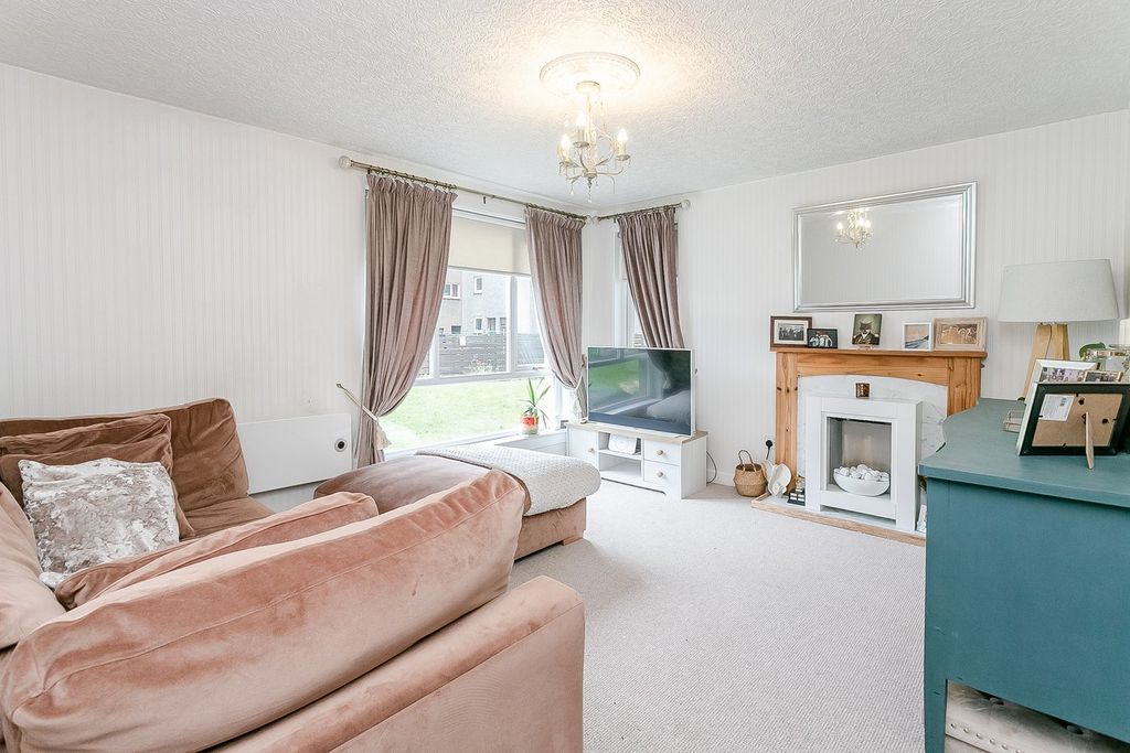 Property photo 3 of 32