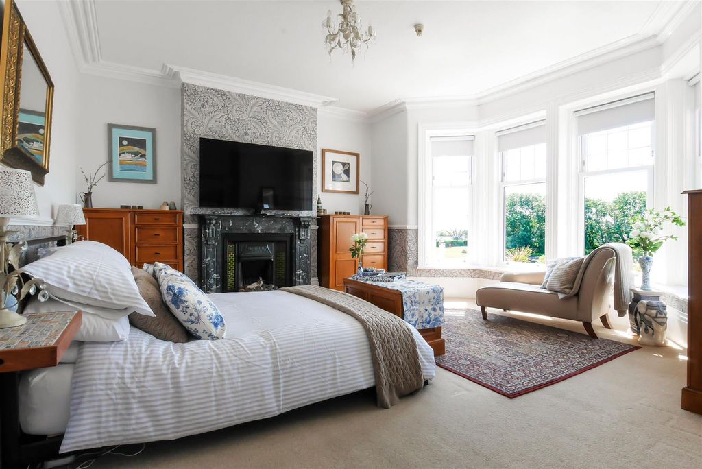 Additional image 15 of 5 bed terraced house for saleSouth Terrace, Littlehampton BN17