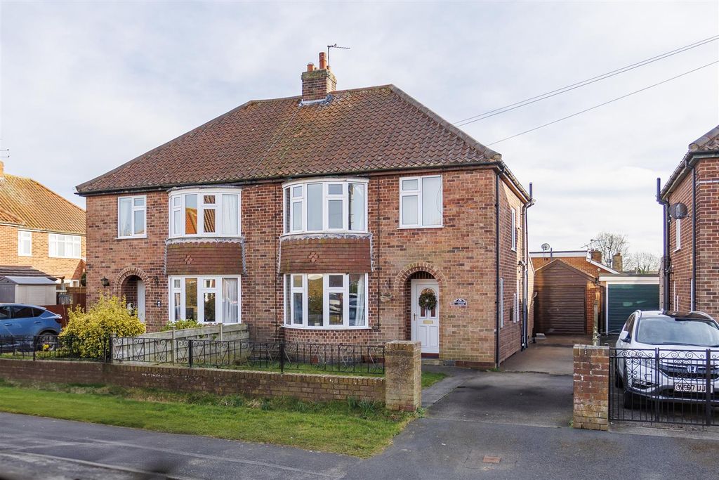Property photo 1 of 19 60_Broome_Close_1.Jpg