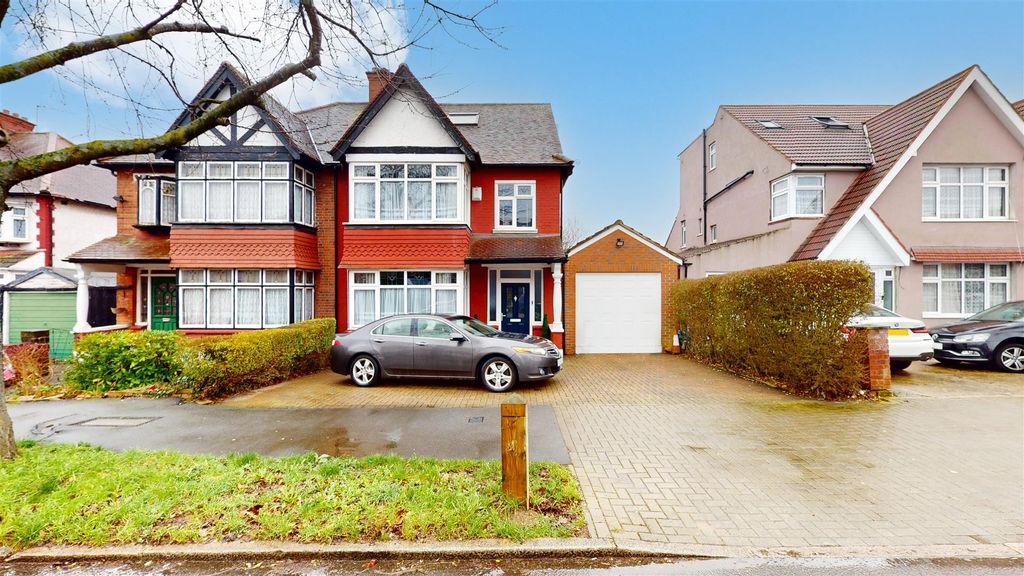 Property photo 2 of 15 Front.Jpg