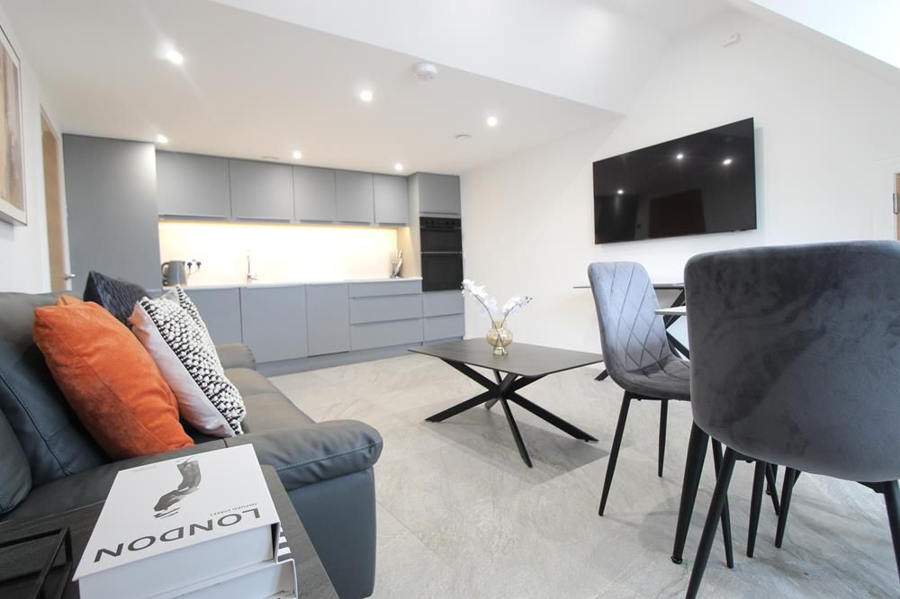 Property photo 3 of 10 Lounge 2