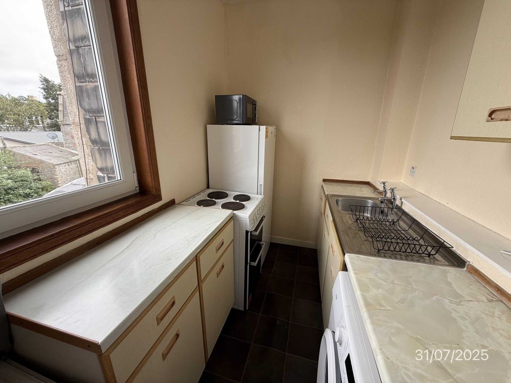 Property photo 2 of 8 Kitchen