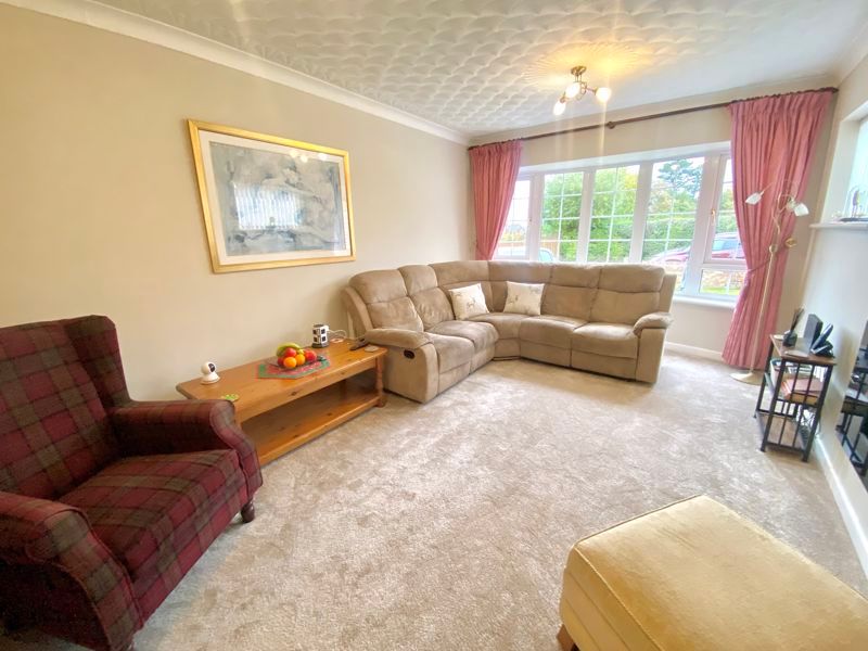 Property photo 2 of 24 Lounge